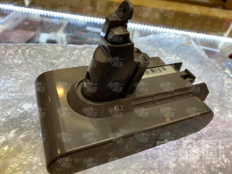 優質超質【台灣製有保固Dyson戴森V6系列吸塵器鋰電池】3000mah SV03 SV07 SV09 認證電池 自換價