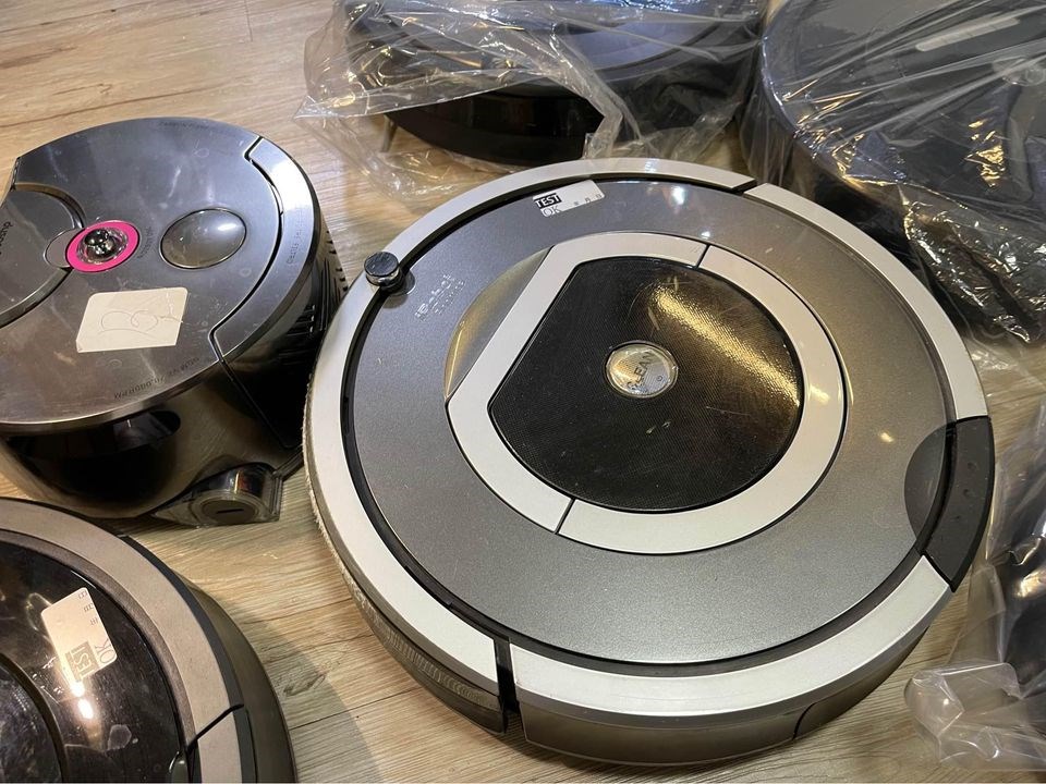 高雄市 巨蛋對面可面交 2手iRobot 掃地機器人已清潔保養完 i780 i880 i650