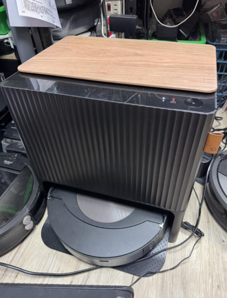奇機通訊【iRobot】Roomba Combo j9+ 自動集塵+補水+掃拖合一機器人 維修 保養 清潔