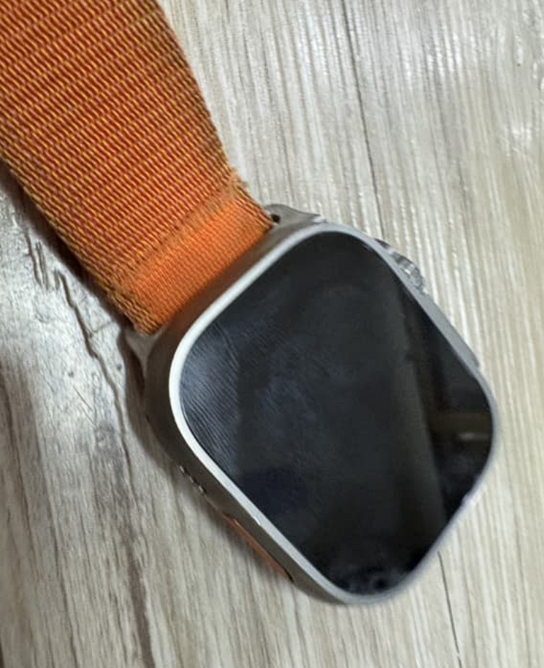 【奇機通訊】Apple Watch Ultra 錶帶卡死無法拆卸 維修服務