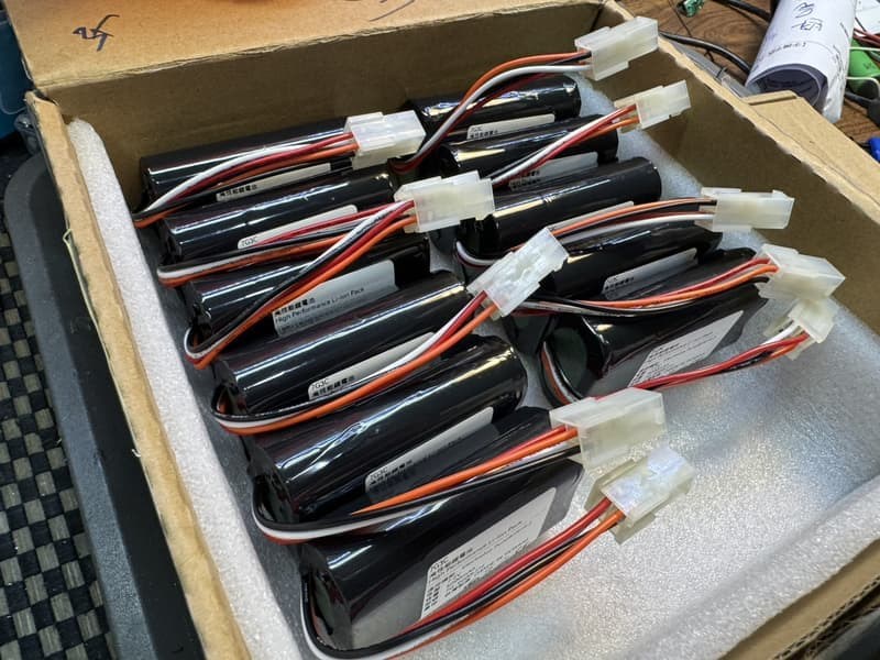 奇機通訊【Electrolux 伊萊克斯】 i7 i8 i9 掃地機器人 插上即用 共用版 高容量副廠電池 清潔保養維修