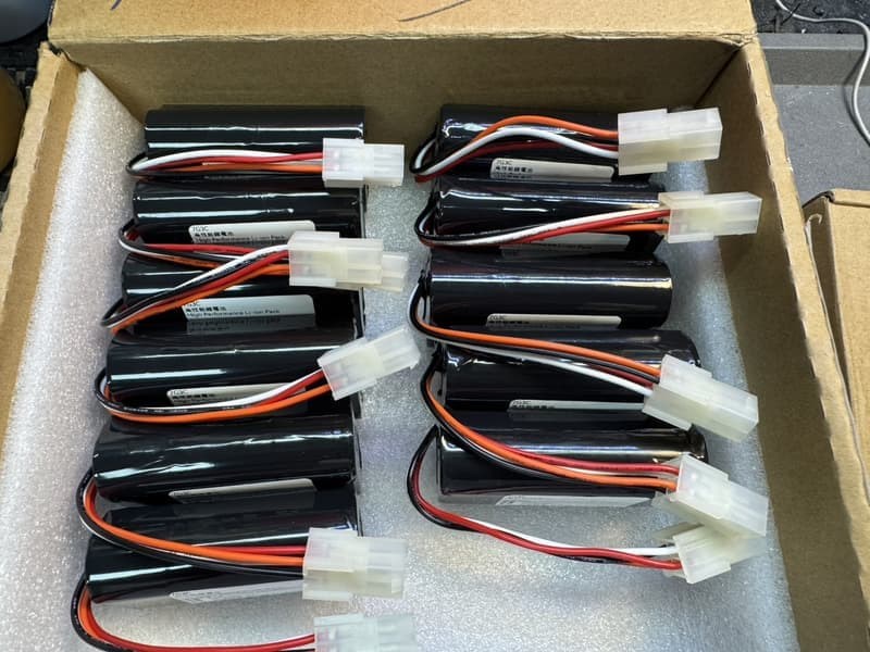 奇機通訊【Electrolux 伊萊克斯】 i7 i8 i9 掃地機器人 插上即用 共用版 高容量副廠電池 清潔保養維修